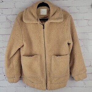 Elodie Sherpa Teddy Jacket. Size Small. Tan, Long sleeve. Zipper Closure
